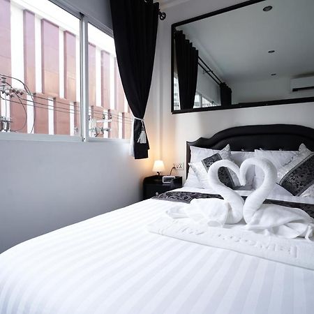 Thonglor Suites Hotel Bangkok Luaran gambar