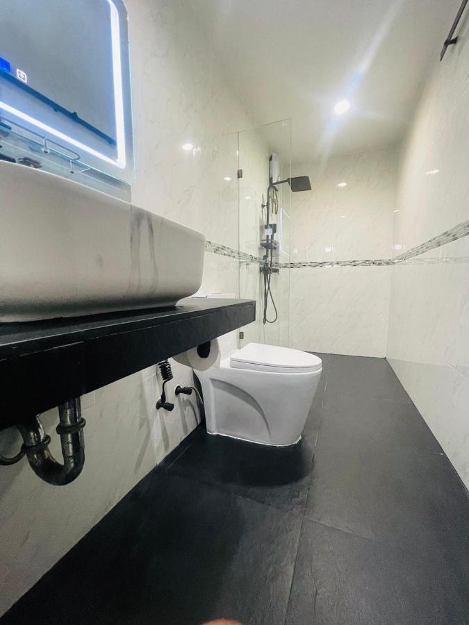 Thonglor Suites Hotel Bangkok Luaran gambar
