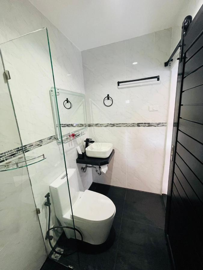 Thonglor Suites Hotel Bangkok Luaran gambar