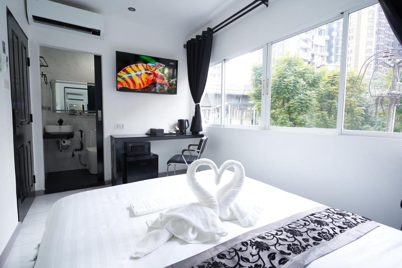 Thonglor Suites Hotel Bangkok Luaran gambar