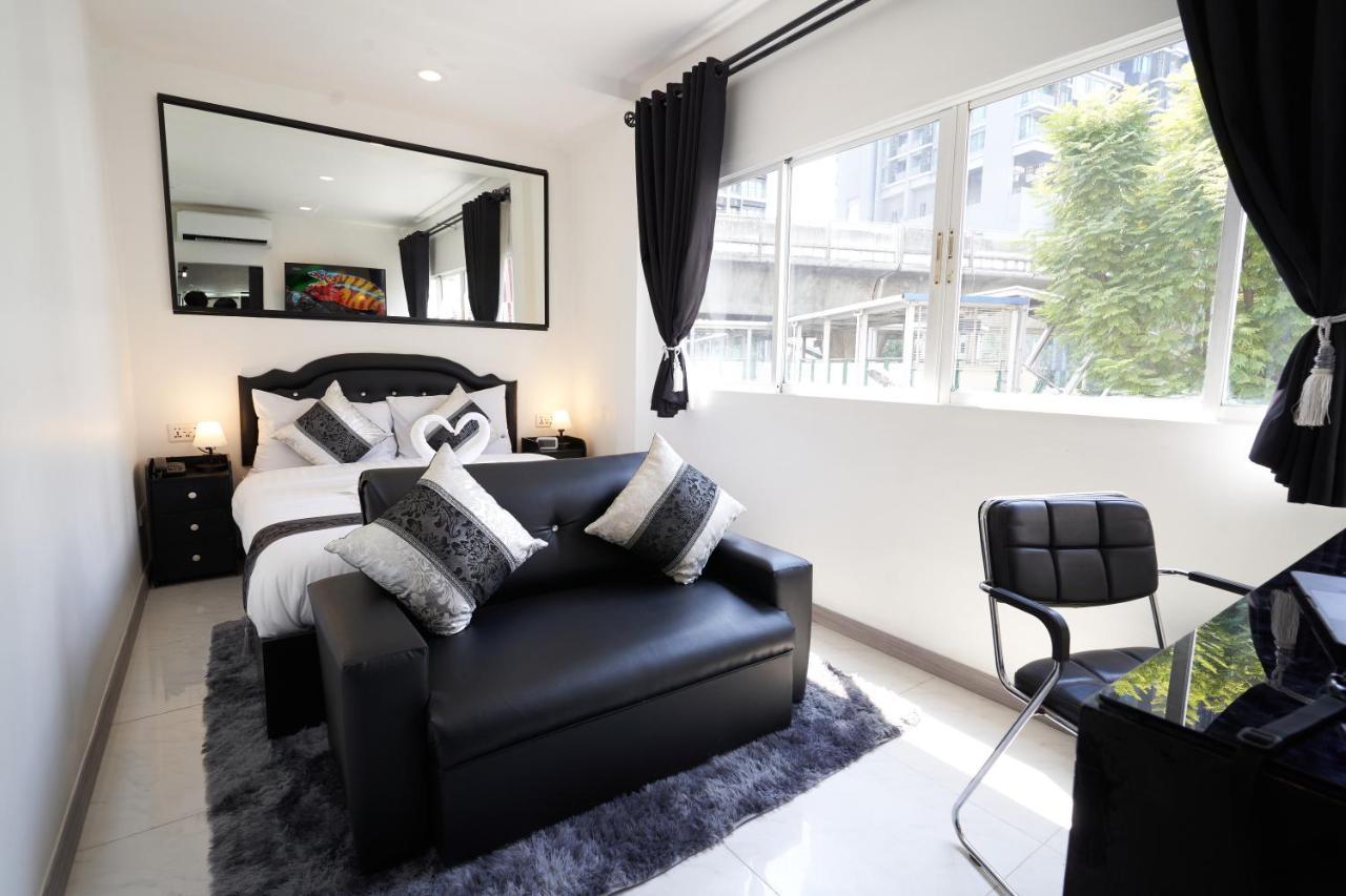 Thonglor Suites Hotel Bangkok Luaran gambar