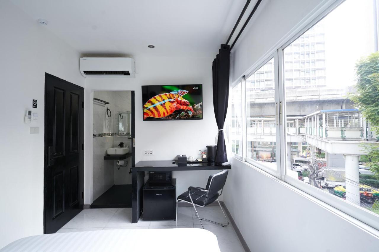 Thonglor Suites Hotel Bangkok Luaran gambar