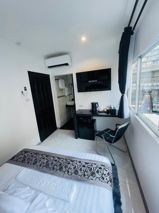 Thonglor Suites Hotel Bangkok Luaran gambar