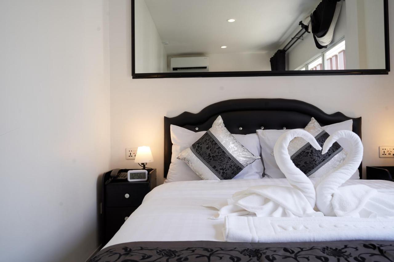 Thonglor Suites Hotel Bangkok Luaran gambar