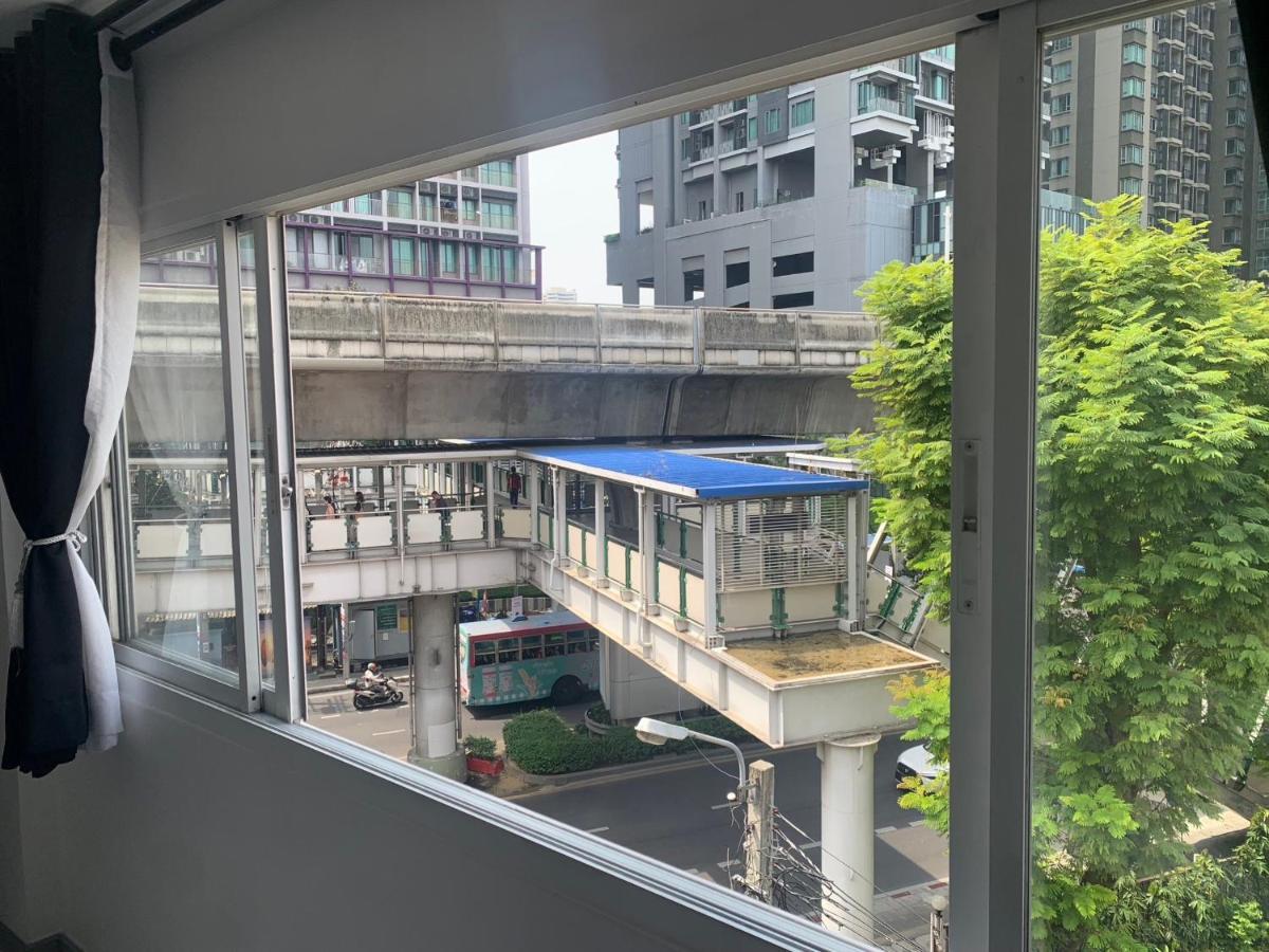 Thonglor Suites Hotel Bangkok Luaran gambar