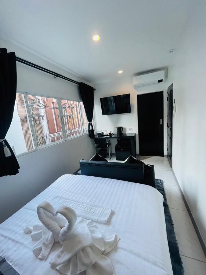 Thonglor Suites Hotel Bangkok Luaran gambar