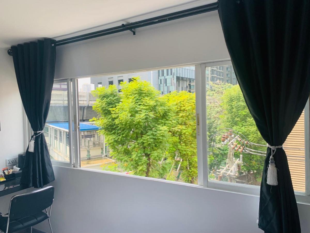 Thonglor Suites Hotel Bangkok Luaran gambar