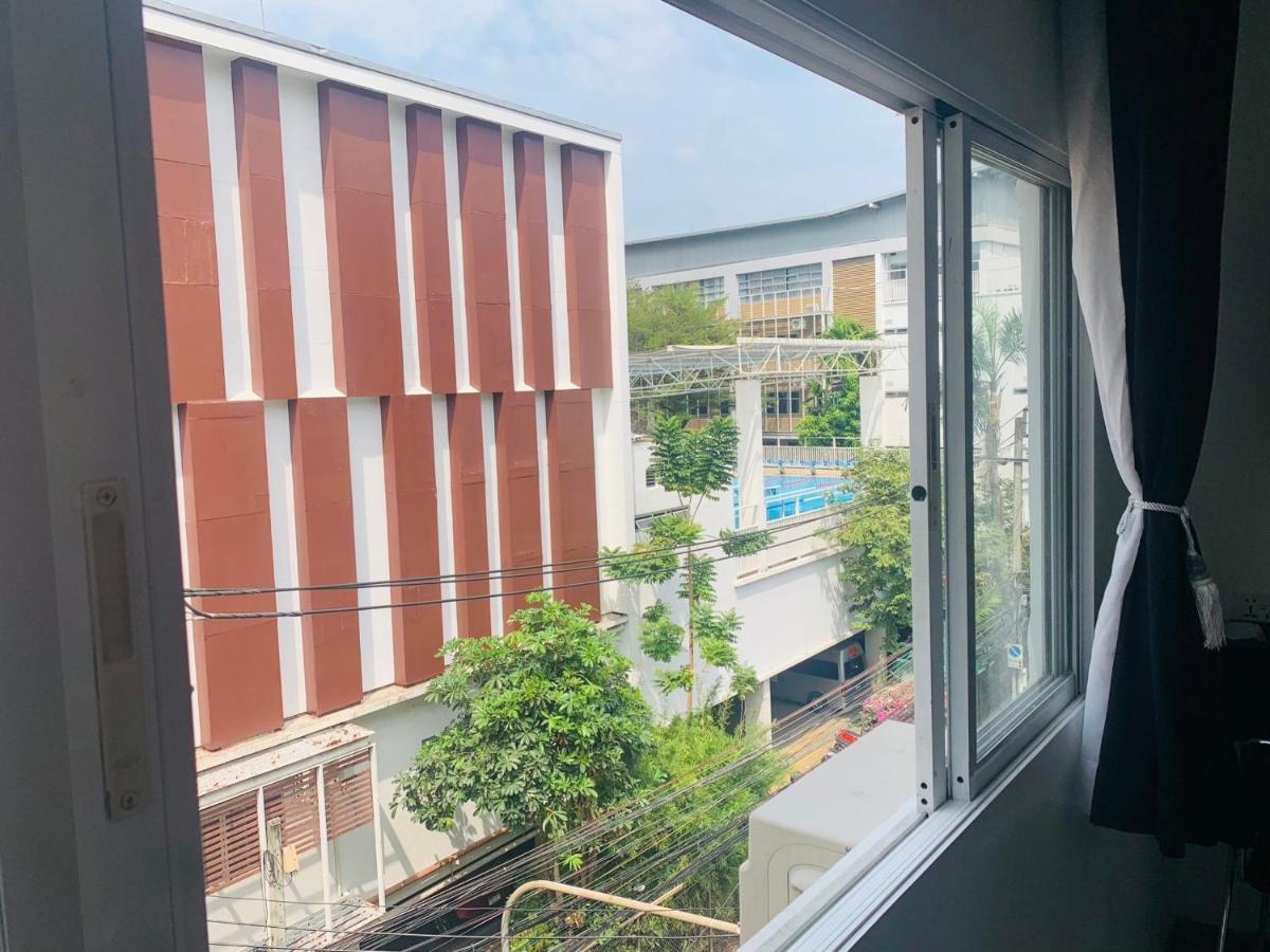 Thonglor Suites Hotel Bangkok Luaran gambar