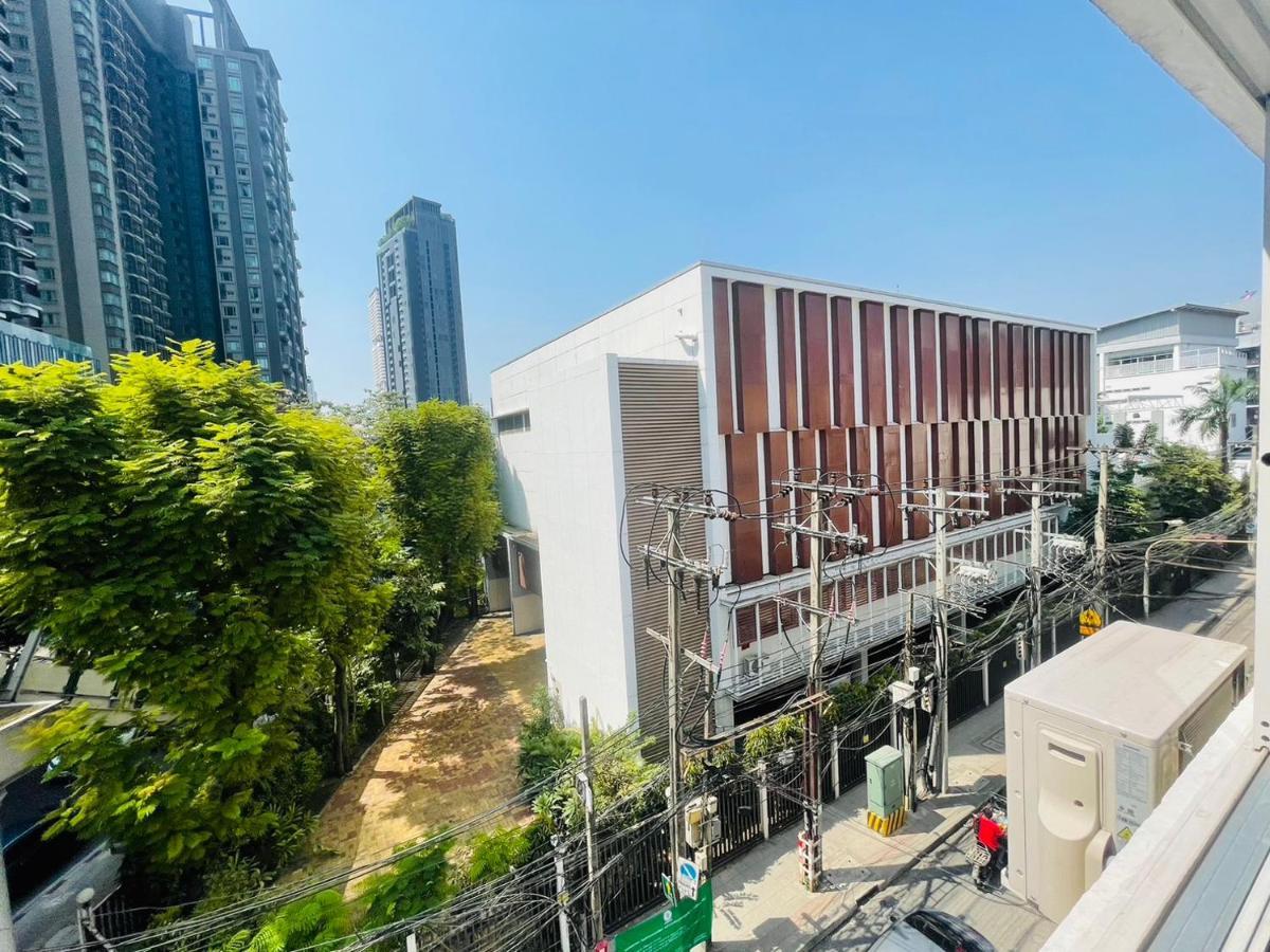 Thonglor Suites Hotel Bangkok Luaran gambar