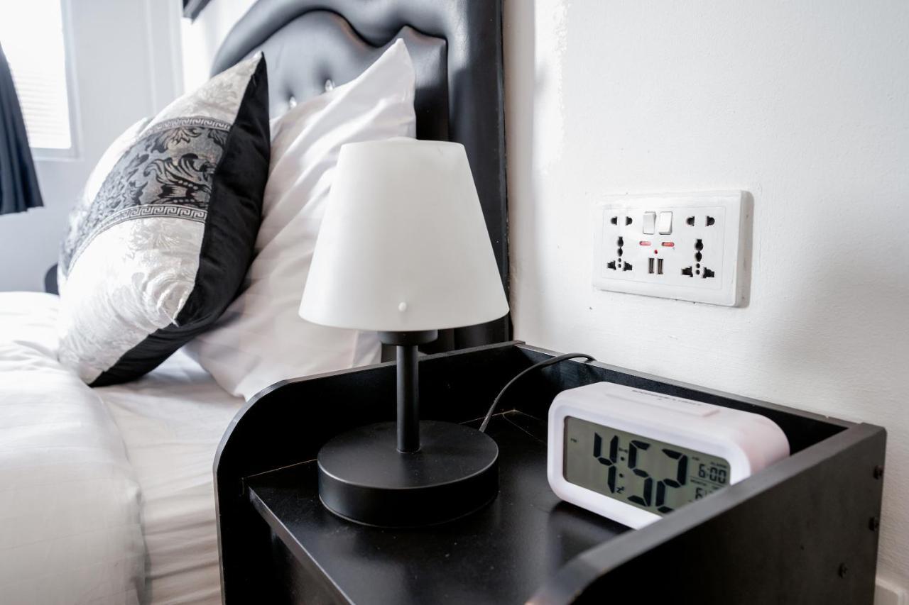 Thonglor Suites Hotel Bangkok Luaran gambar