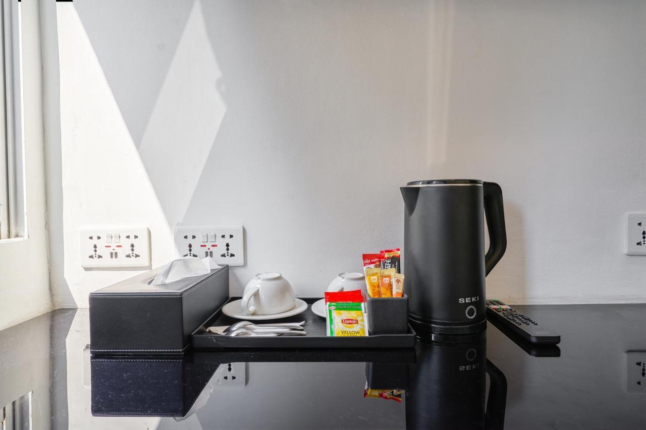 Thonglor Suites Hotel Bangkok Luaran gambar