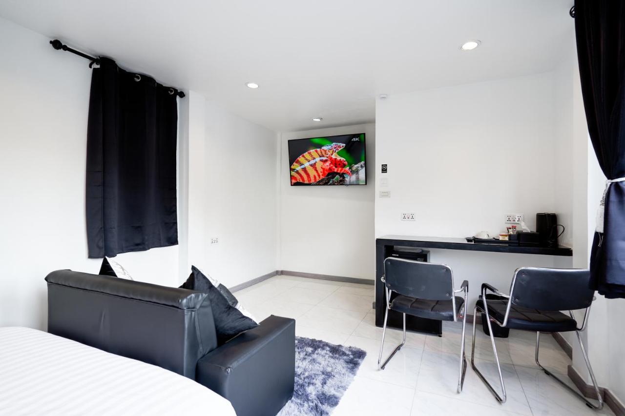 Thonglor Suites Hotel Bangkok Luaran gambar
