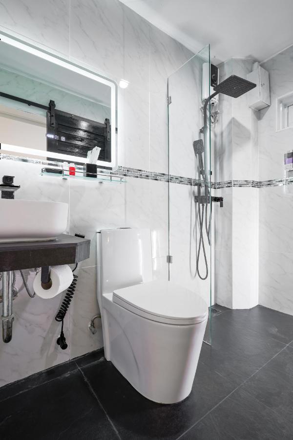 Thonglor Suites Hotel Bangkok Luaran gambar